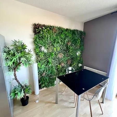 Lrx-0024 - Spacieux Avec Terrasse Ensoleillee Apartamento